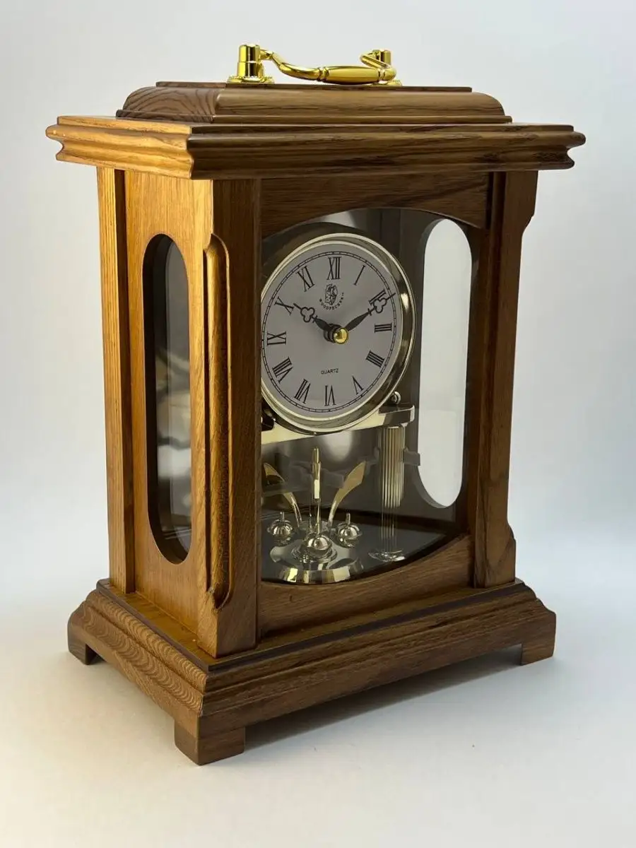 Старинные настенные механические часы с маятником с боем