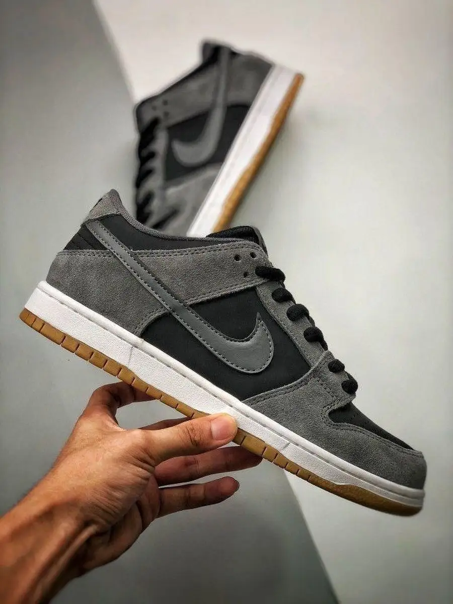 Nike dunks hotsell grey and black