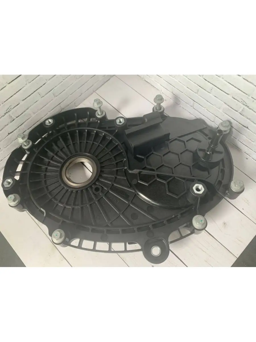 Крышка балансировочного вала Geely Coolray 1042509700