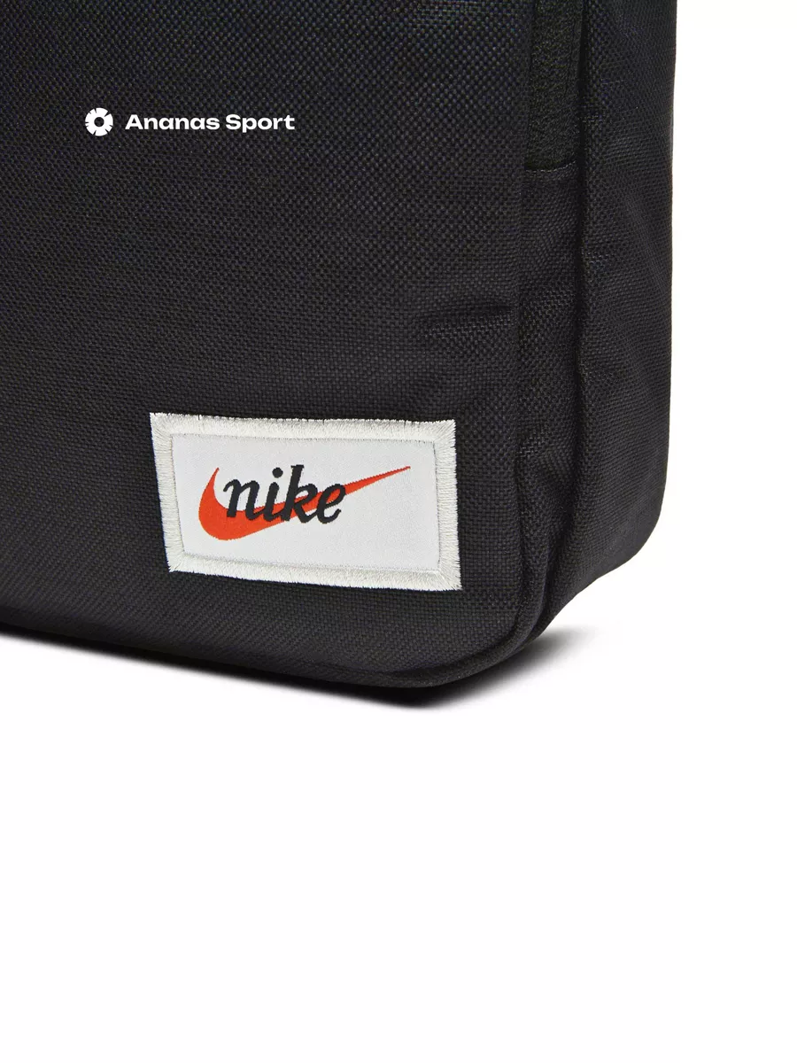 Nike heritage outlet label