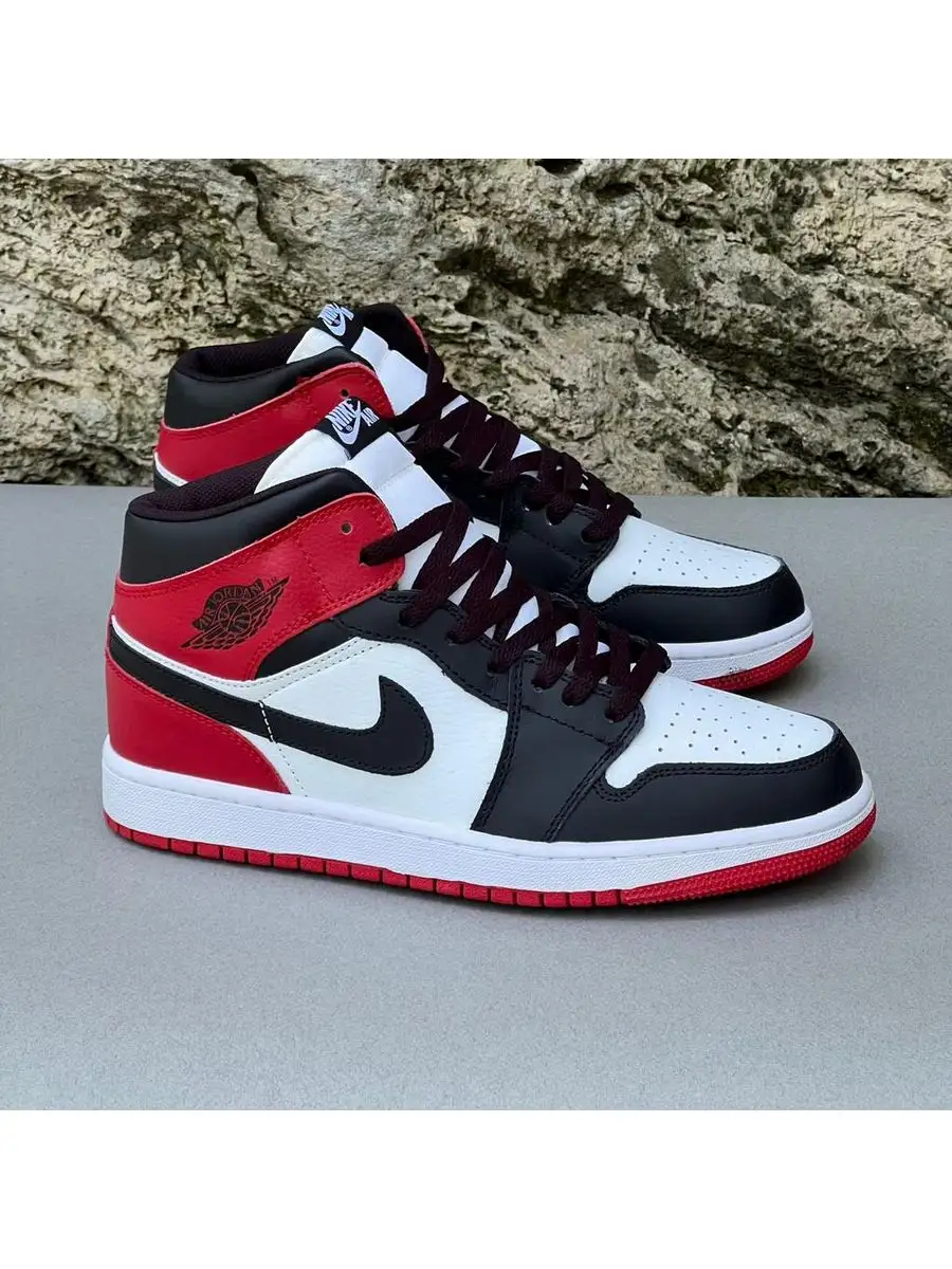 Nike air jordan 1 retro high og satin store black toe