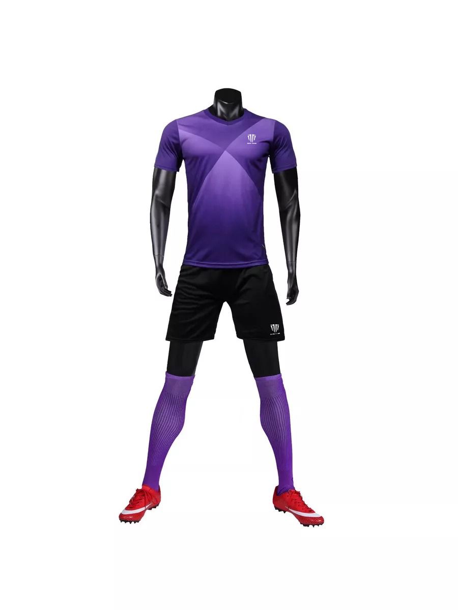 Мужская футбольная форма. Iron Team футбольная форма. Форма для футбола. Тренировочная футбольная форма. Фиолетовая футбольная форма.