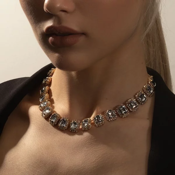 Колье «Драгоценность» квадраты в стразах, 32 см