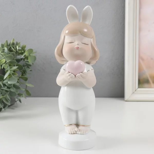 Сувенир «Малышка с ушками зайчика, с сердечком» 7,5х8х24 см