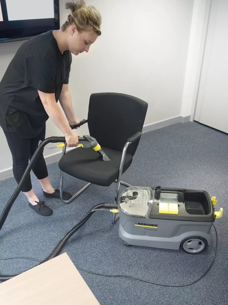 Моющий пылесос для пола и мебели Karcher Puzzi 10/1 Karcher 176062780  купить за 90 790 ₽ в интернет-магазине Wildberries