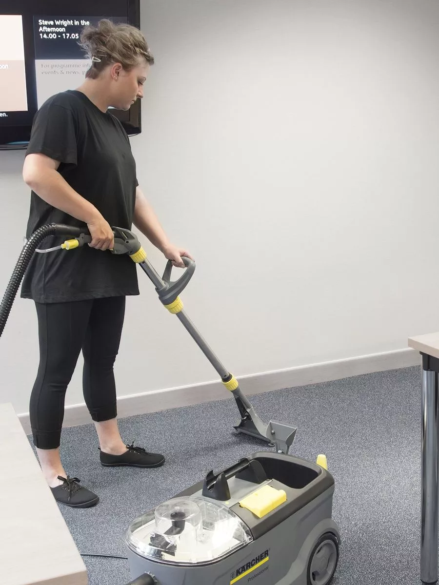 Моющий пылесос для пола и мебели Karcher Puzzi 10/1 Karcher 176062780  купить за 94 390 ₽ в интернет-магазине Wildberries