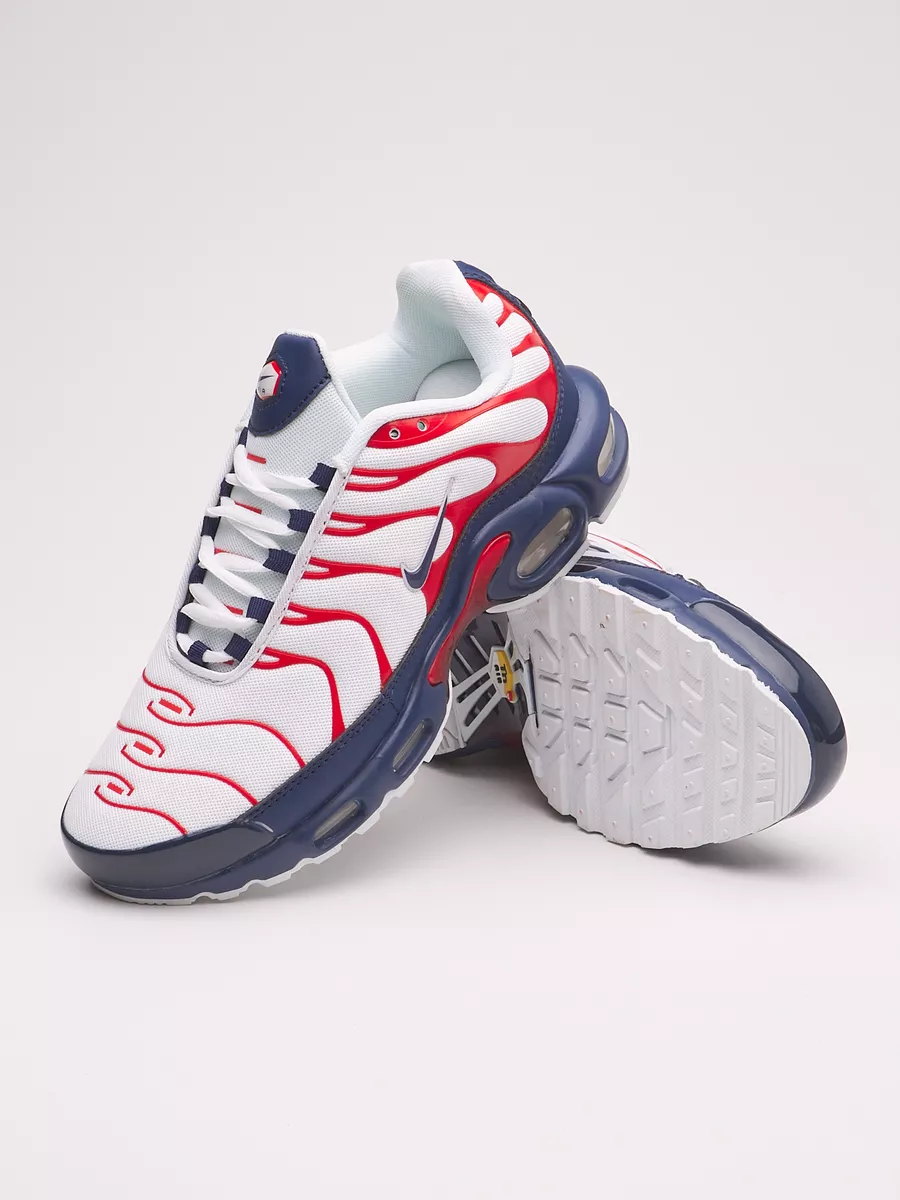 Nike air max plus hotsell red white and blue