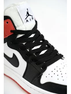 Air jordan 1 mid best sale black toe