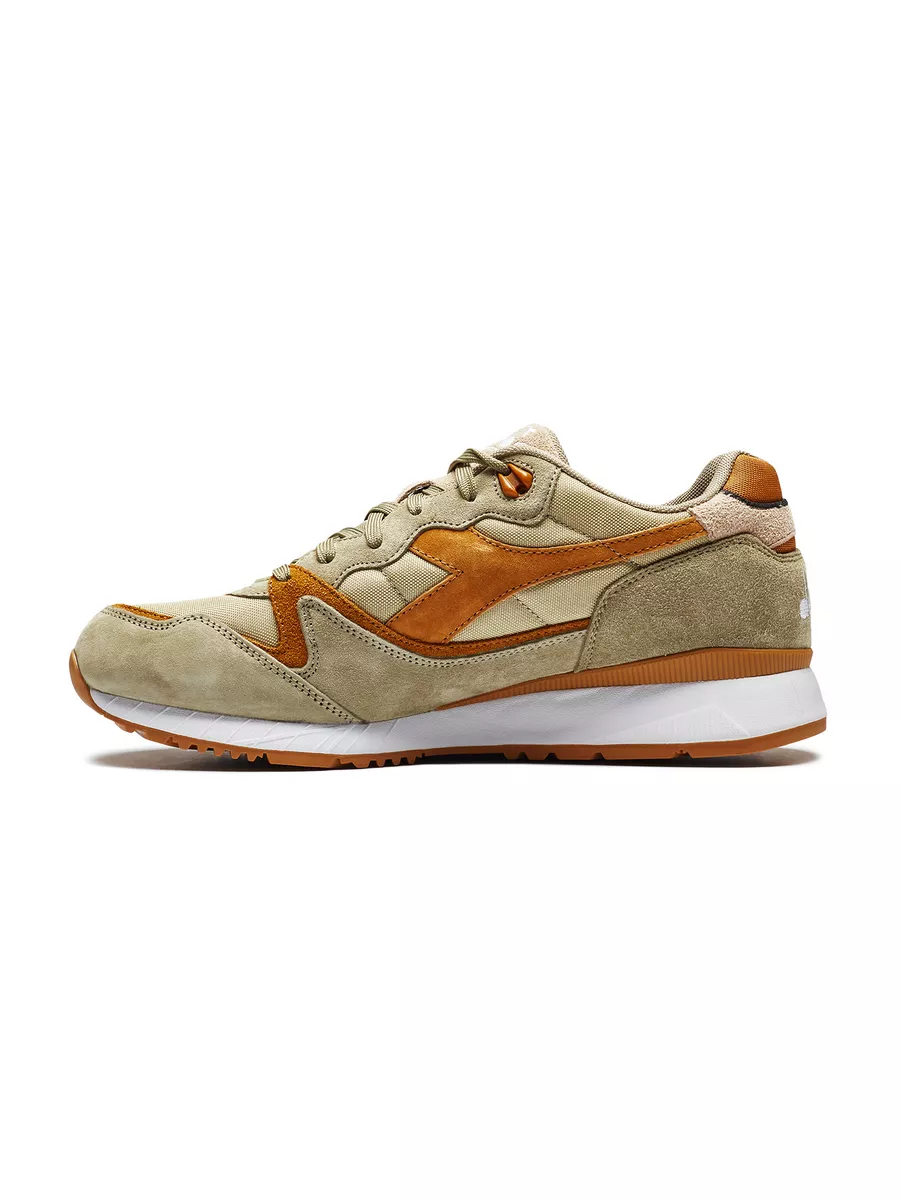 Diadora sneakers v7000 hotsell