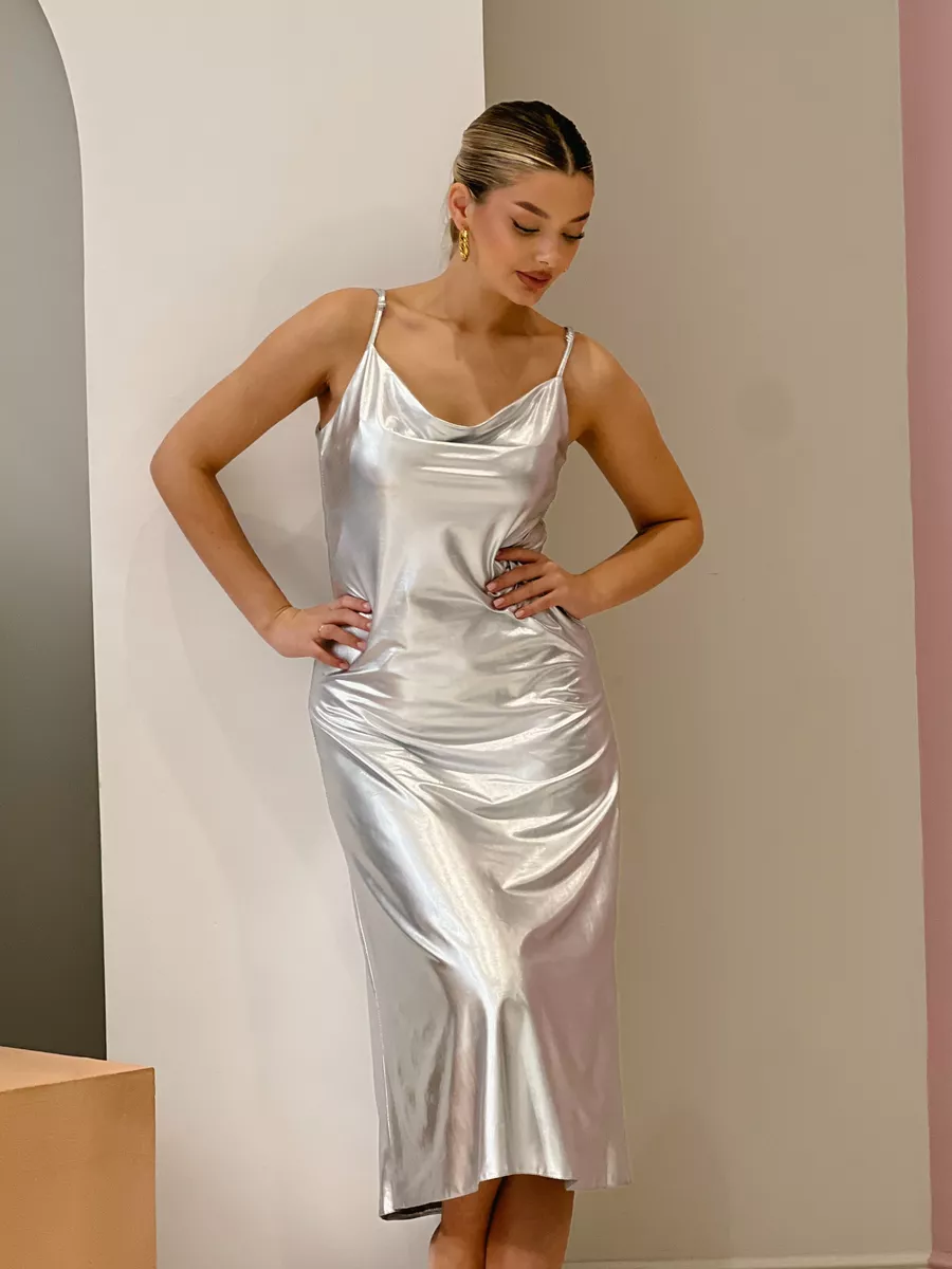 Серебряное платье с чем носить – Серебристое платье: советы по выбору наряда, туфель и аксессуаров