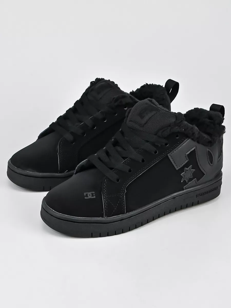 Dc court graffik on sale all black skate shoes