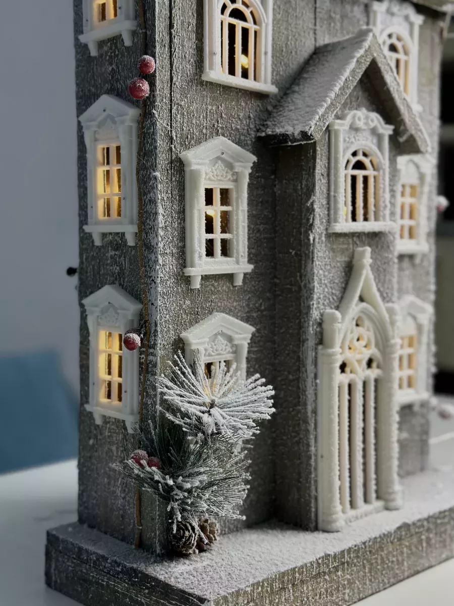Декоративный домик серый в снегу 60 см. Купить новогодний декор в Украине.
