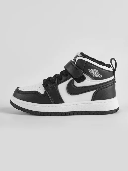 Nike air jordan 1 retro black and top white